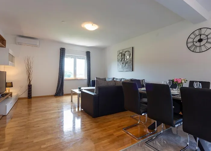 Apartamento Karoca 3 *