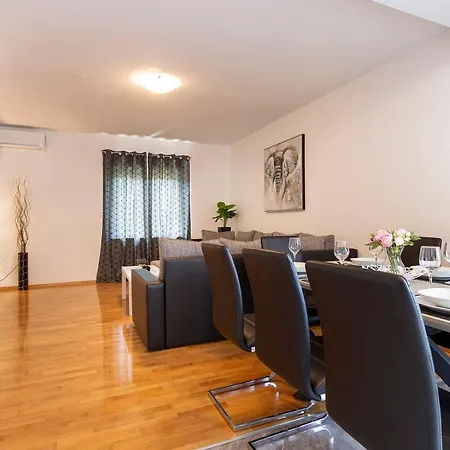 Apartment Karoca 3 *