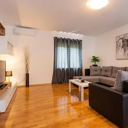 Apartment Karoca 3