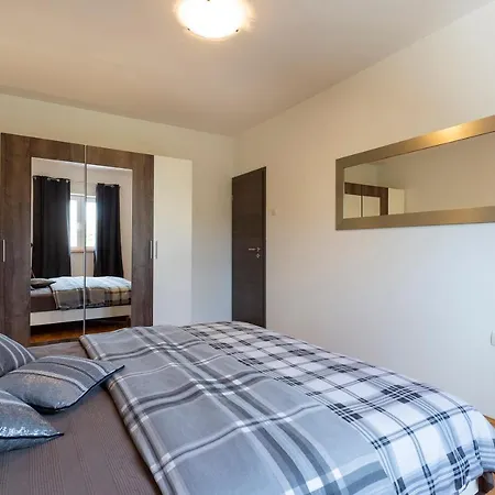 Apartment Karoca 3