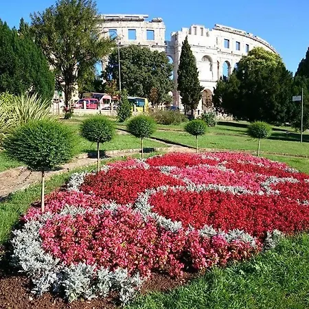 Apartment Karoca 3 *