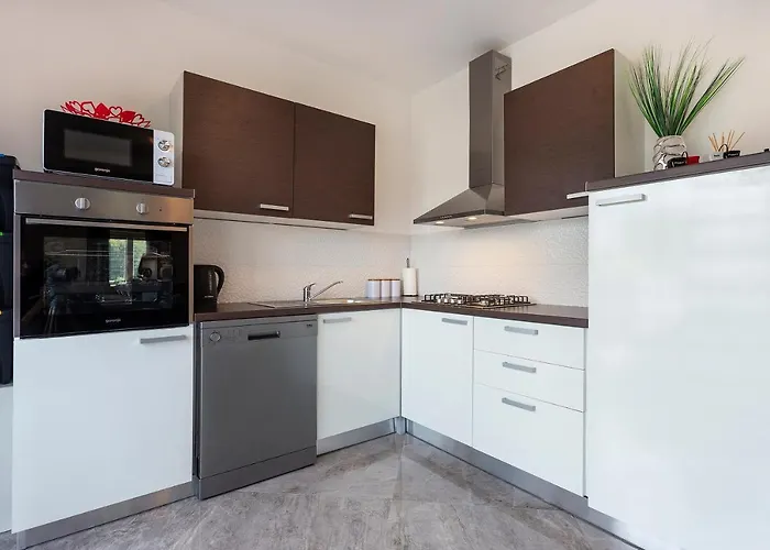 Karoca 3 * Πούλα